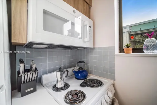 $1,900 | 13654 Northeast 20th Place, North Miami Beach, FL 33181