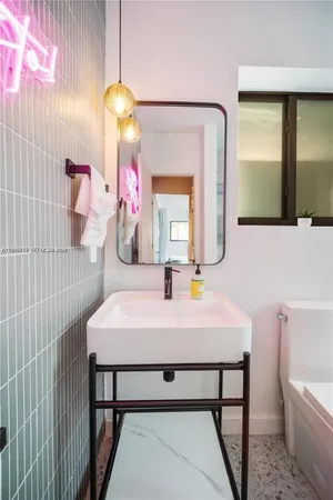 $1,900 | 13654 Northeast 20th Place, North Miami Beach, FL 33181