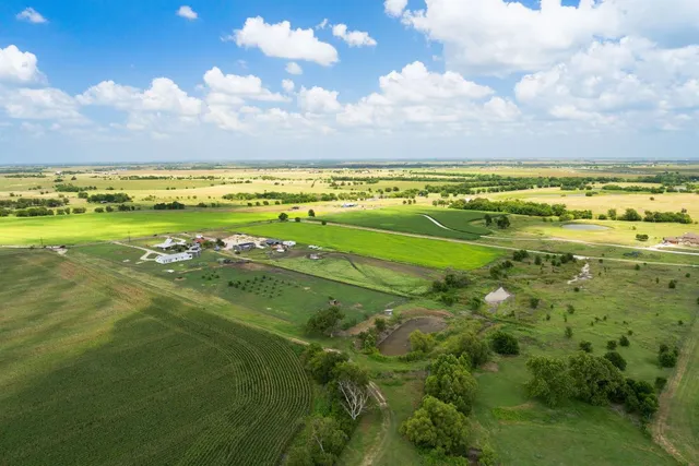 $455,000 | 712 County Road 330, Granger, TX 76530