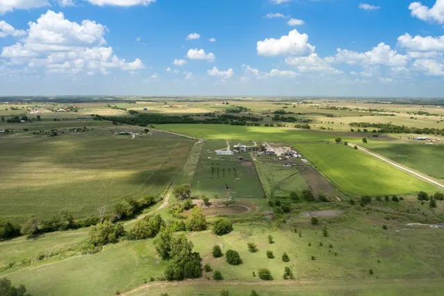 $455,000 | 712 County Road 330, Granger, TX 76530