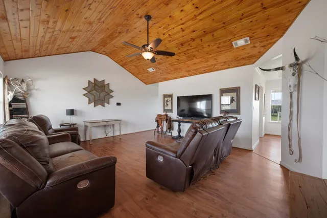 $455,000 | 712 County Road 330, Granger, TX 76530