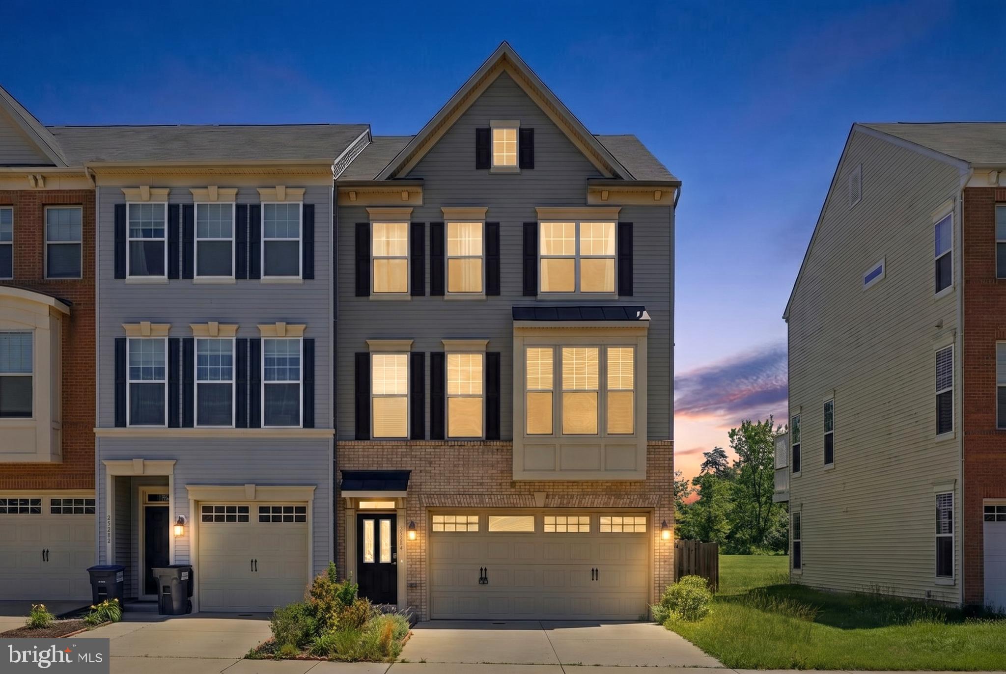 25284 Arrowroot Terrace Chantilly, VA 20152 - Photo 2 of 3