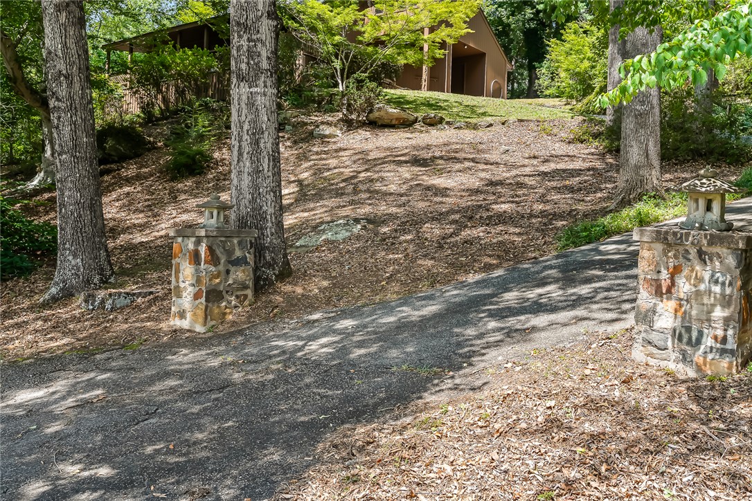 203 Tulip Drive Walhalla, SC 29691 - Photo 5 of 50