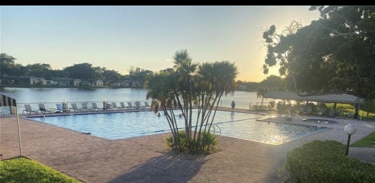 250 Gate Road, Unit 155 Hollywood, FL 33024 - Photo 2 of 12 Photo 2