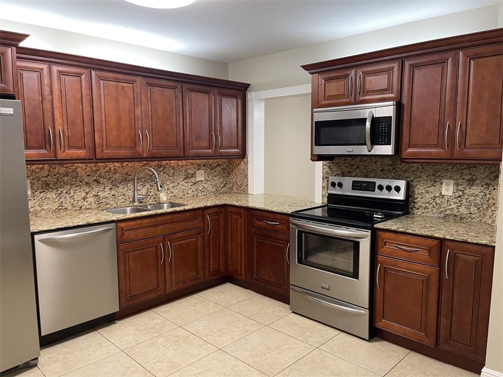 250 Gate Road, Unit 155 Hollywood, FL 33024 - Photo 5 of 12 Photo 5