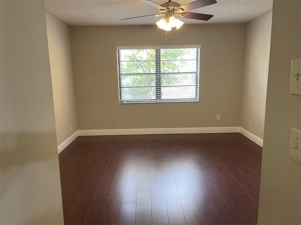 250 Gate Road, Unit 155 Hollywood, FL 33024 - Photo 9 of 12 Photo 9