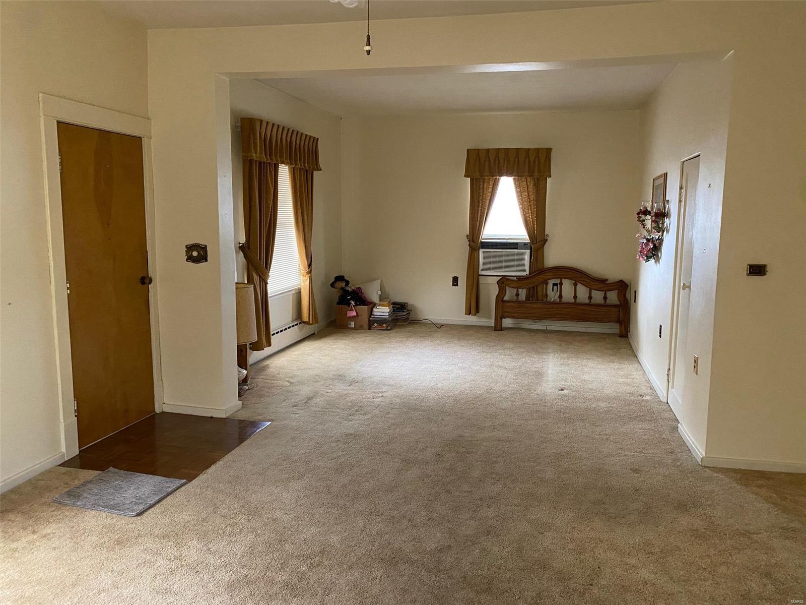 20062 Staunton Road Staunton, IL 62088 - Photo 3 of 14