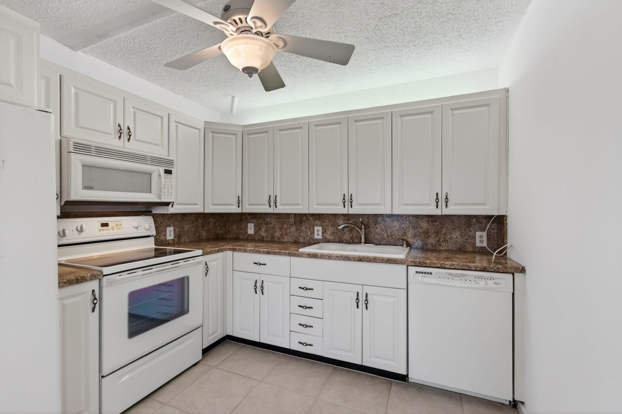 3032 Rexford B Boca Raton, FL 33434 - Photo 10 of 92 20-web-or-mls-DSC_6410