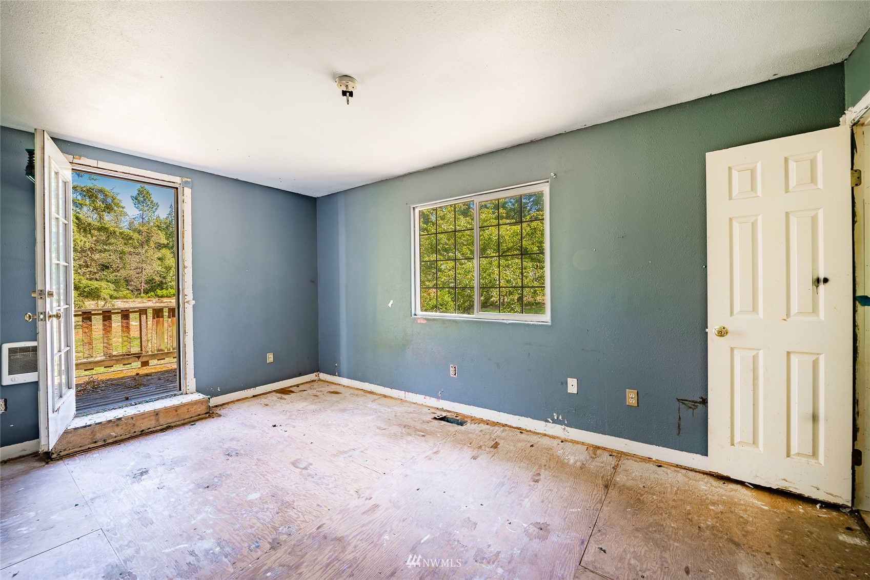 8128 Custer School Road Custer, WA 98240 - Photo 23 of 39 a view of an empty room with a window