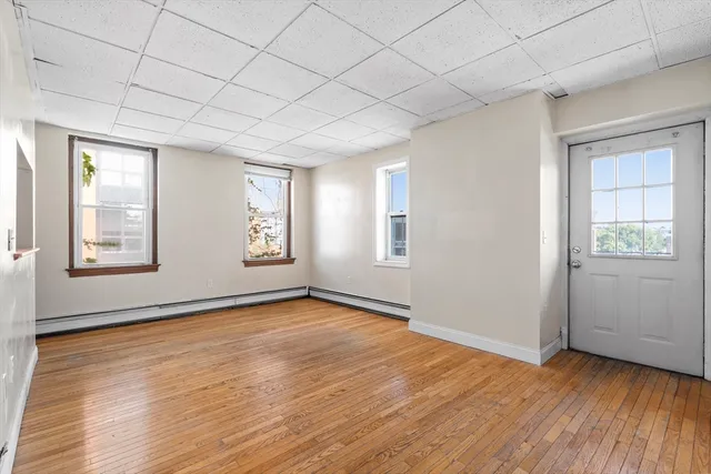 $2,500 | 105 West Fourth Street, Unit 3A, Boston, MA 02127