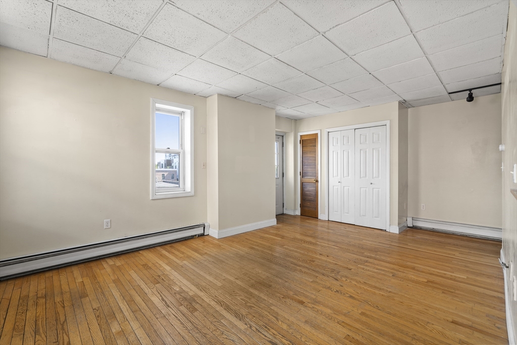 105 West Fourth Street, Unit 3A Boston, MA 02127 - Photo 5 of 10