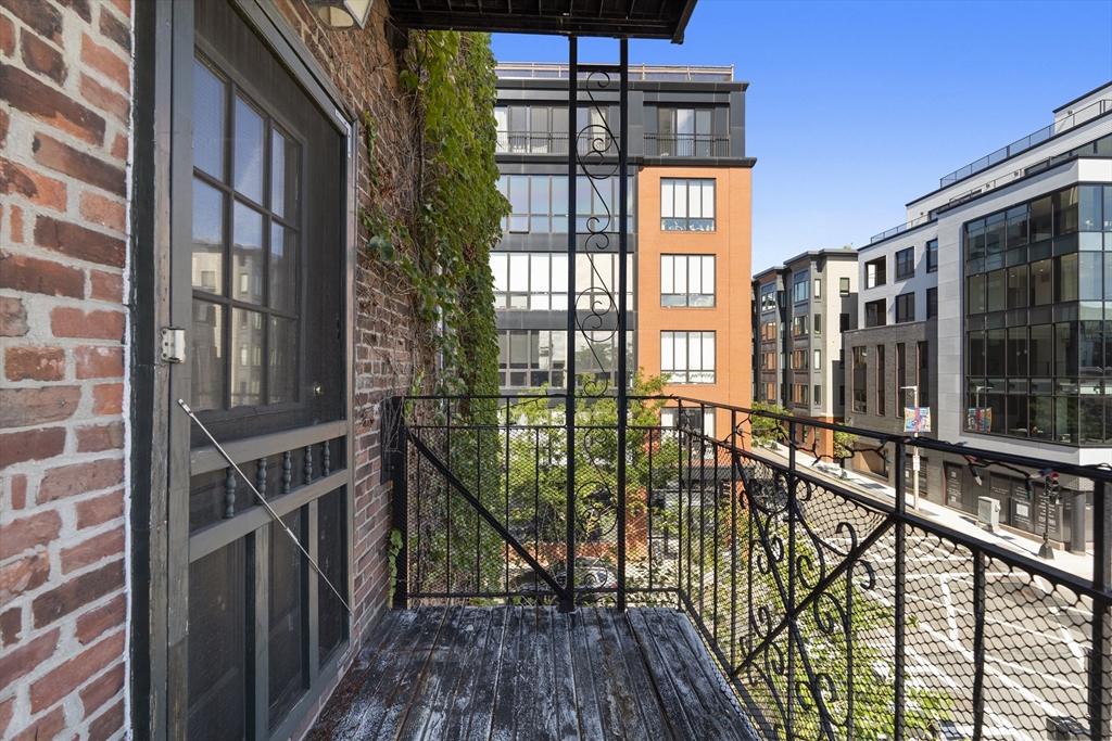 105 West Fourth Street, Unit 3A Boston, MA 02127 - Photo 9 of 10