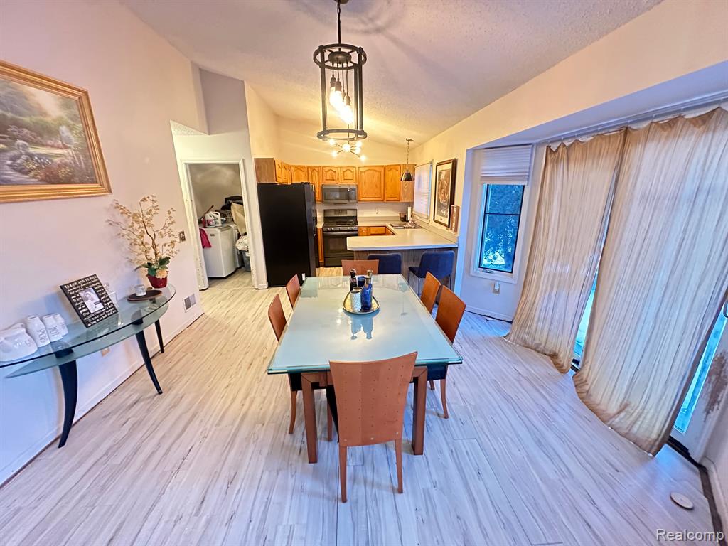 44611 Merrill Road Sterling Heights, MI 48314 - Photo 4 of 15