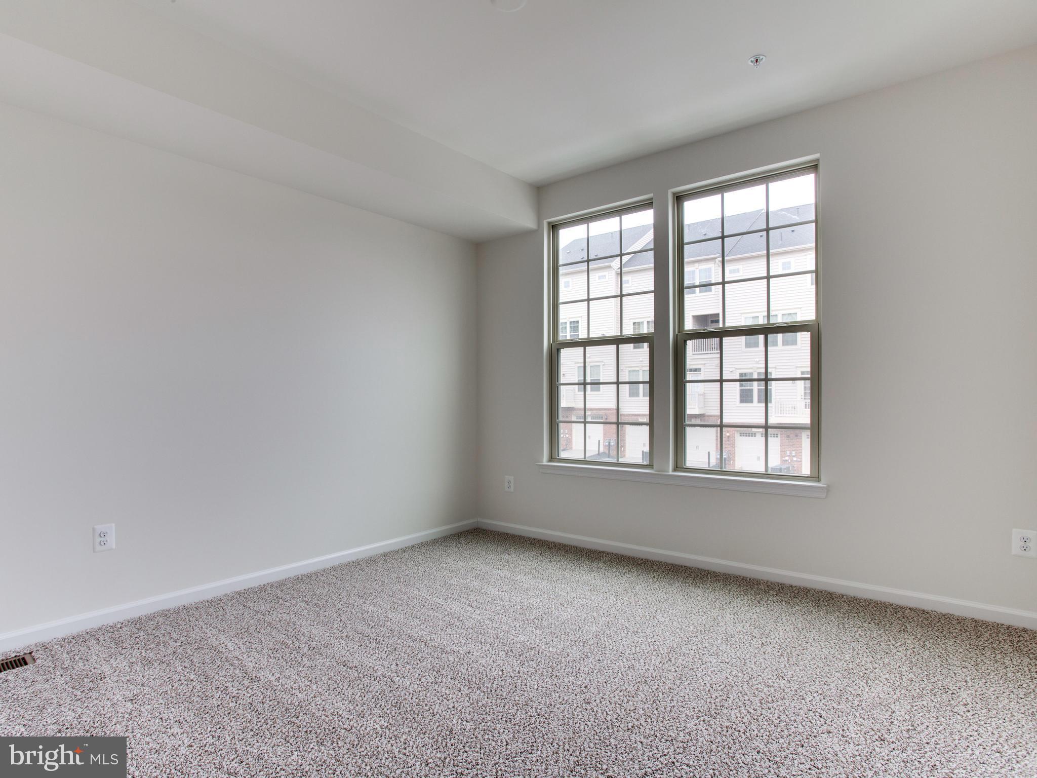 13633 Rockingham Lane, Unit 4007C Gainesville, VA 20155 - Photo 17 of 26 Bedroom