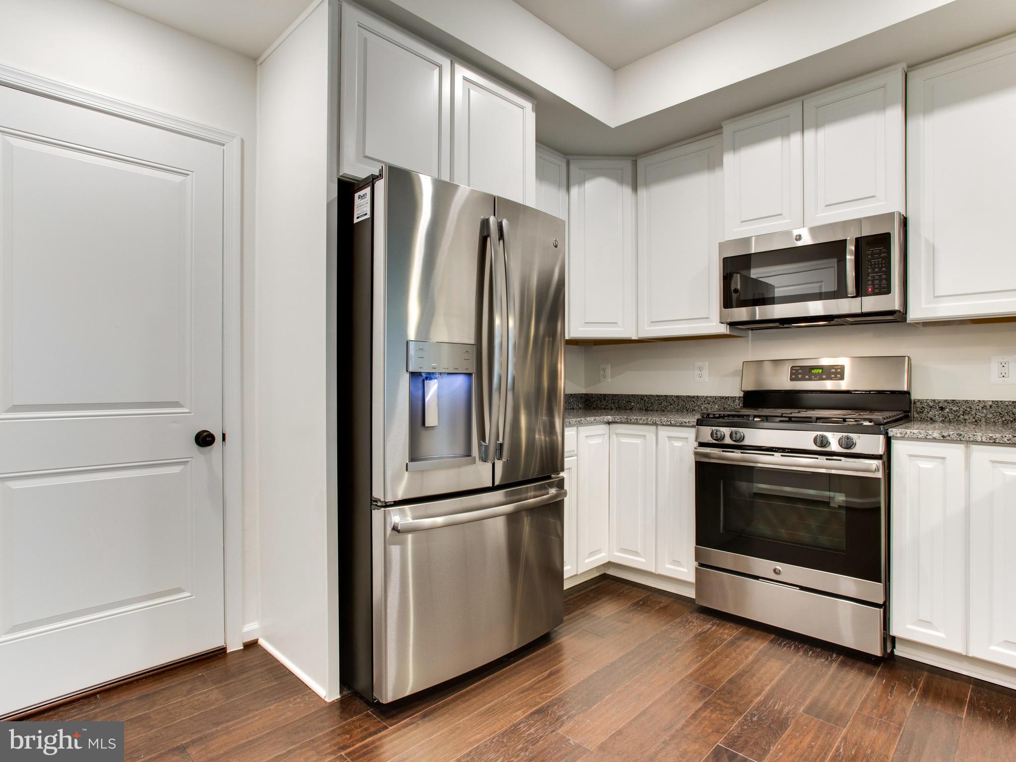 13633 Rockingham Lane, Unit 4007C Gainesville, VA 20155 - Photo 7 of 26 Kitchen