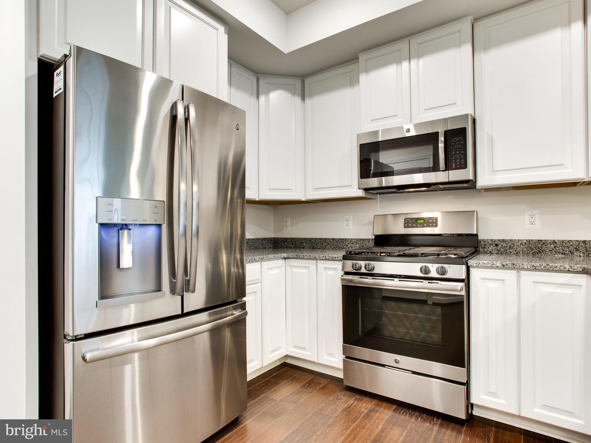 13633 Rockingham Lane, Unit 4007C Gainesville, VA 20155 - Photo 8 of 26 Kitchen