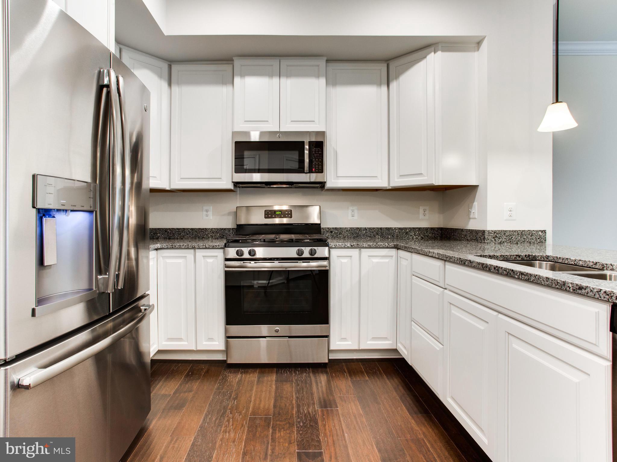 13633 Rockingham Lane, Unit 4007C Gainesville, VA 20155 - Photo 10 of 26 Kitchen