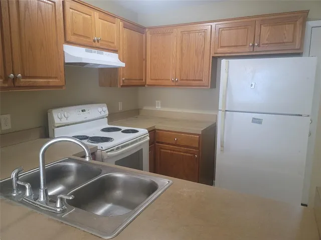 $1,250 | 106 Austin Stone Drive, Duncanville, TX 75137