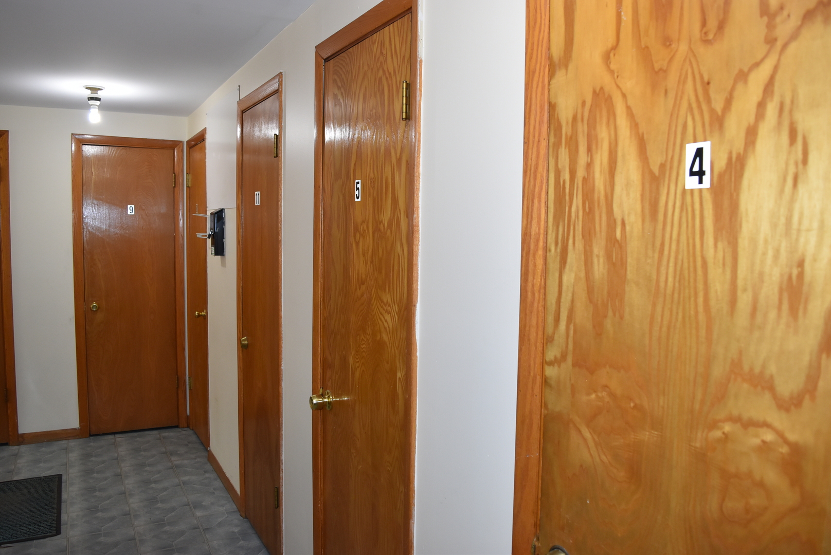 7019 West Irving Park Road, Unit 8 Chicago, IL 60634 - Photo 17 of 18 Gallery Image 17