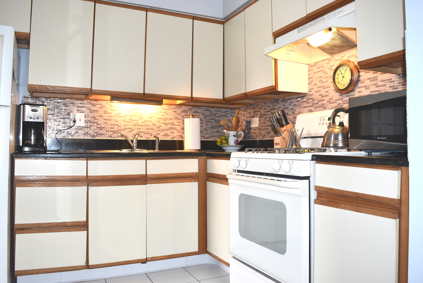 7019 West Irving Park Road, Unit 8 Chicago, IL 60634 - Photo 7 of 18 Gallery Image 7