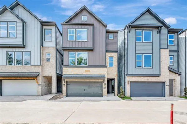 $594,729 | 5821 Water Brg Lane, Fort Worth, TX 76109