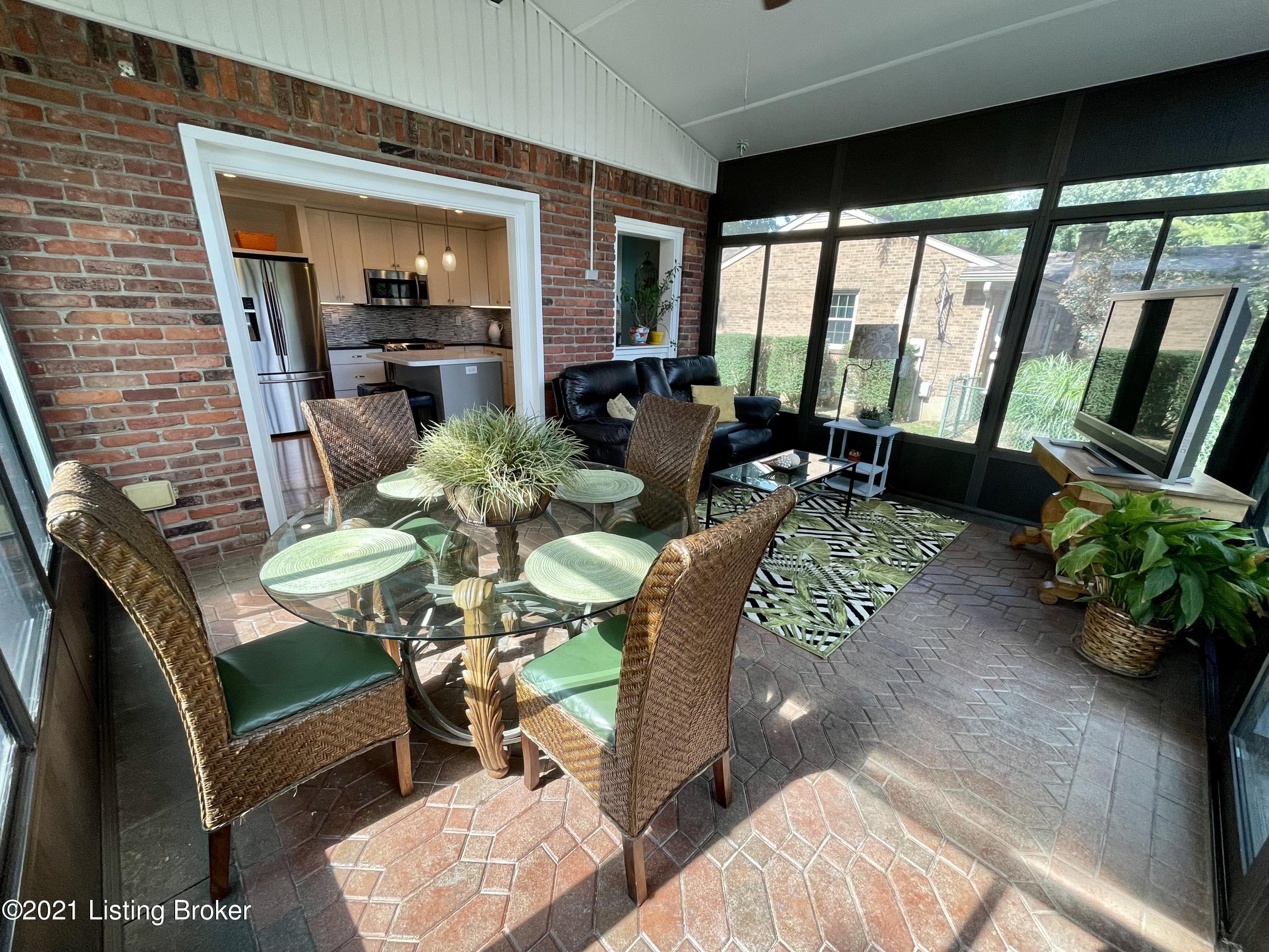 4302 Darbrook Road Louisville, KY 40207 - Photo 20 of 25 Florida room