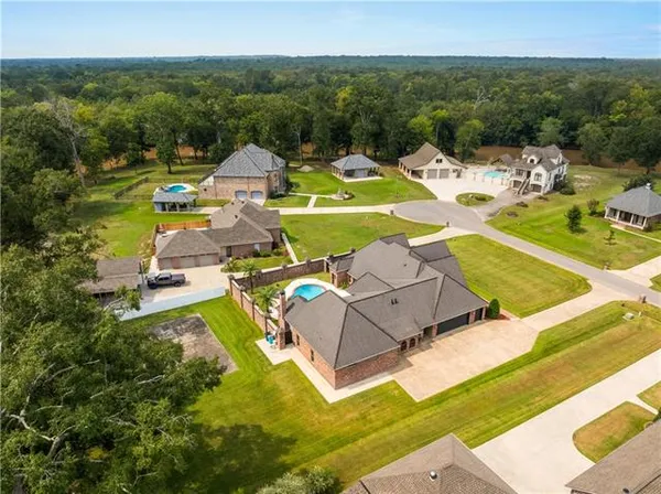 $999,900 | 353 Gentry Road, Washington, LA 70589