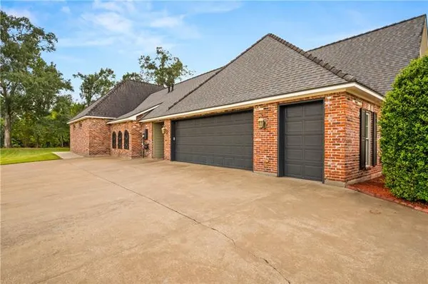 $999,900 | 353 Gentry Road, Washington, LA 70589