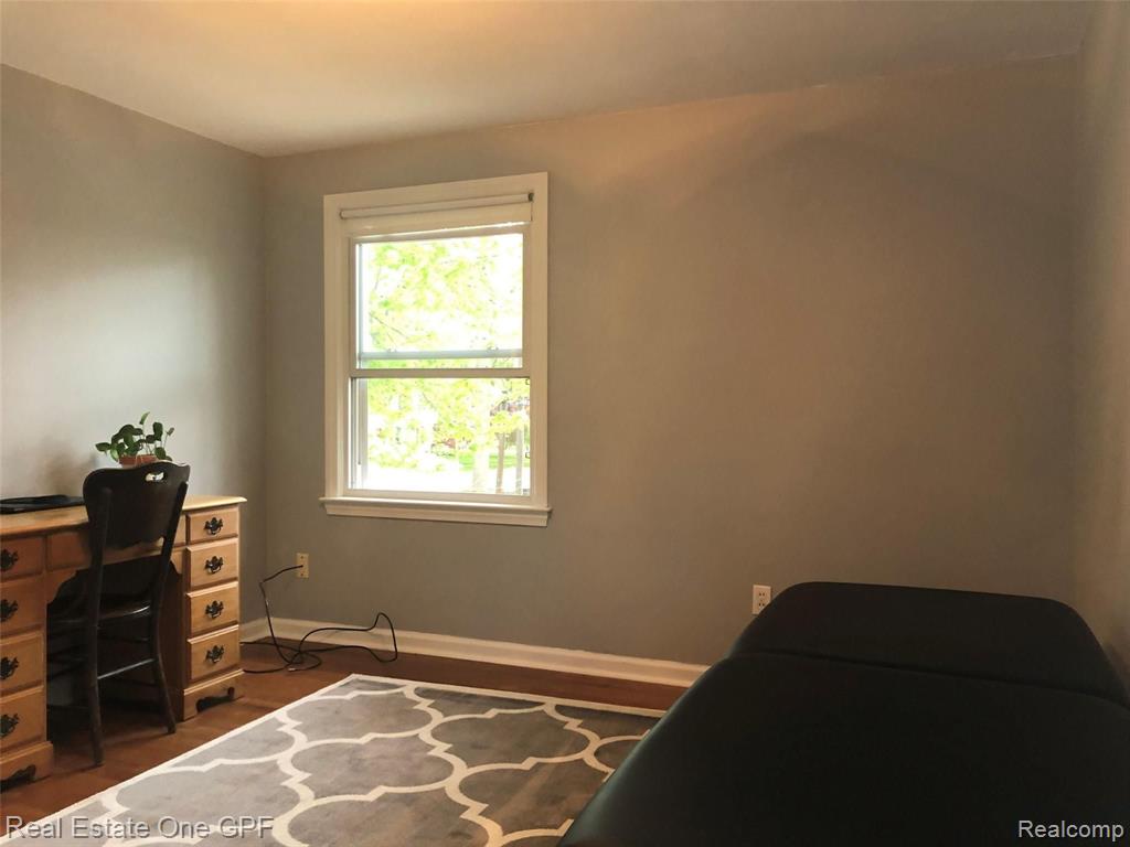 1876 Broadstone Road Grosse Pointe Woods, MI 48236 - Photo 29 of 53