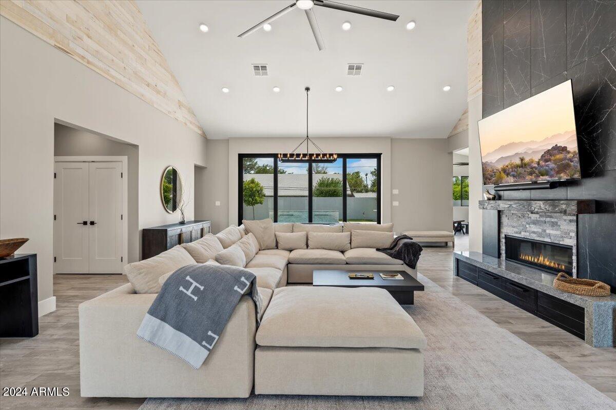 4137 East Earll Drive Phoenix, AZ 85018 - Photo 10 of 54 19-Great Room