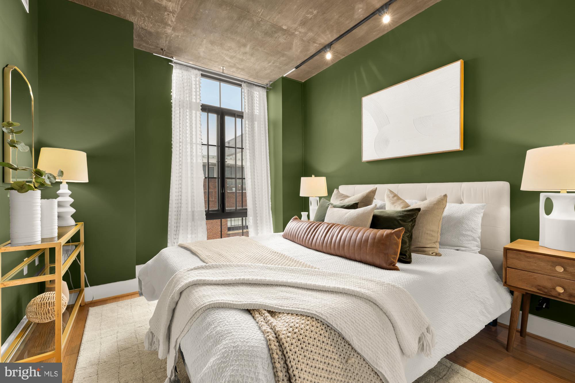 1444 Church Street Northwest, Unit 506 Washington, DC 20005 - Photo 17 of 37 Primary Bedroom with Oversized Window