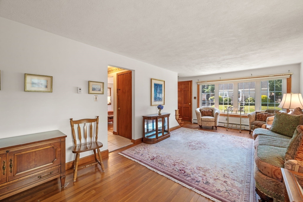 25 Colonial Road Peabody, MA 01960 - Photo 7 of 42