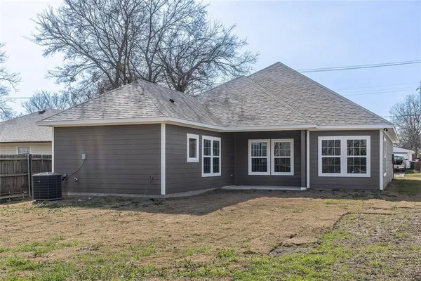 $249,900 | 1219 South Montgomery Street, Sherman, TX 75090
