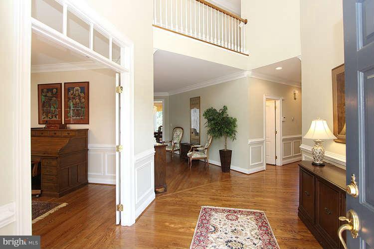 2038 Lord Fairfax Road Vienna, VA 22182 - Photo 2 of 24 a view of a living room