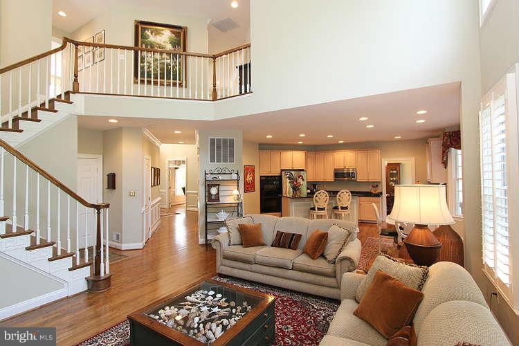 2038 Lord Fairfax Road Vienna, VA 22182 - Photo 8 of 24 a living room with furniture