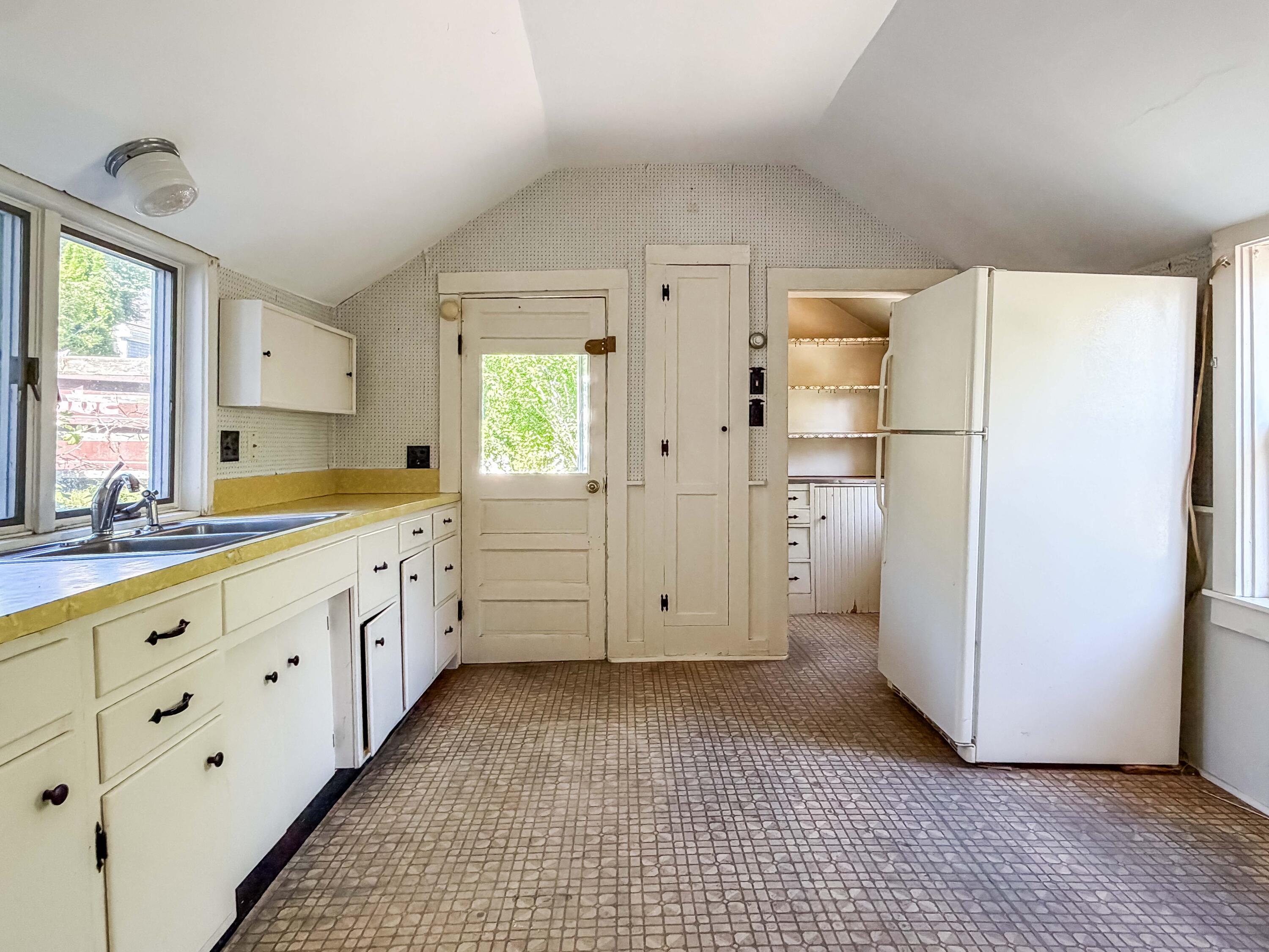 41 Edgartown Road Vineyard Haven, MA 02568 - Photo 13 of 27 41 Edgartown Road (6 of 44)