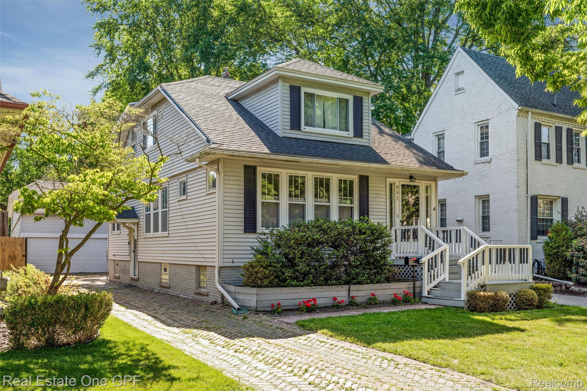 04-957 Fisher Rd 0003.jpg