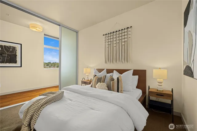 $349,500 | 2960 Eastlake Avenue East, Unit 403, Seattle, WA 98102