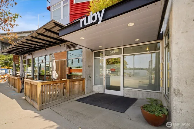 $349,500 | 2960 Eastlake Avenue East, Unit 403, Seattle, WA 98102