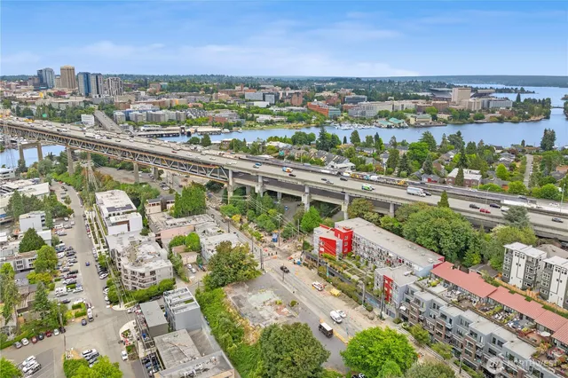 $349,500 | 2960 Eastlake Avenue East, Unit 403, Seattle, WA 98102