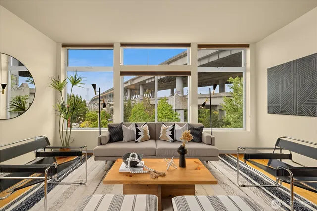 $349,500 | 2960 Eastlake Avenue East, Unit 403, Seattle, WA 98102