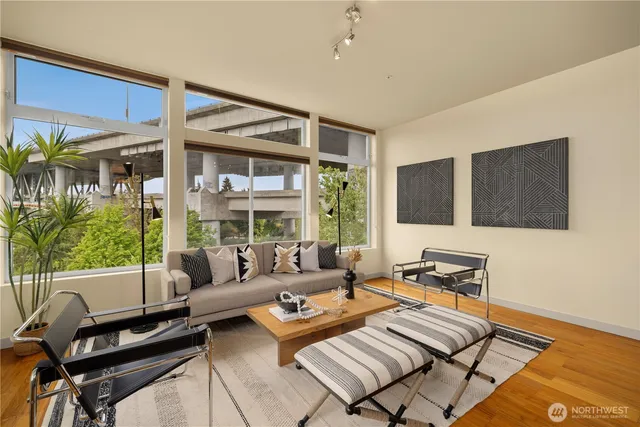 $349,500 | 2960 Eastlake Avenue East, Unit 403, Seattle, WA 98102