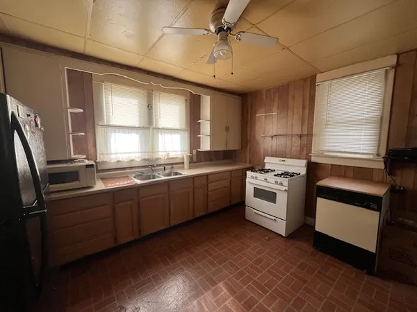 $69,900 | 409 East Everett Street, Marion, IL 62959