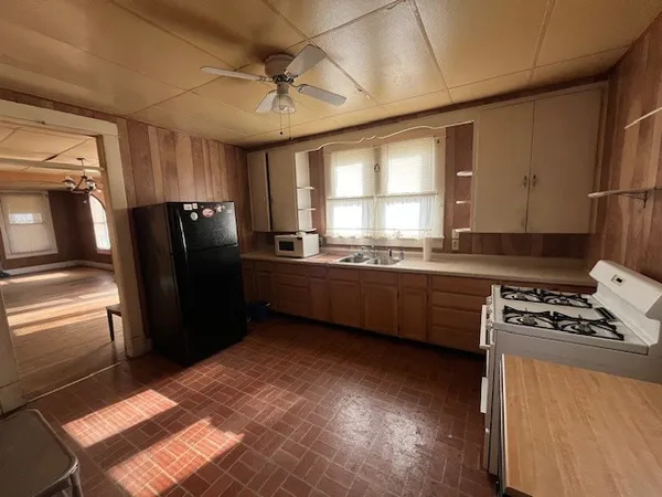 $69,900 | 409 East Everett Street, Marion, IL 62959