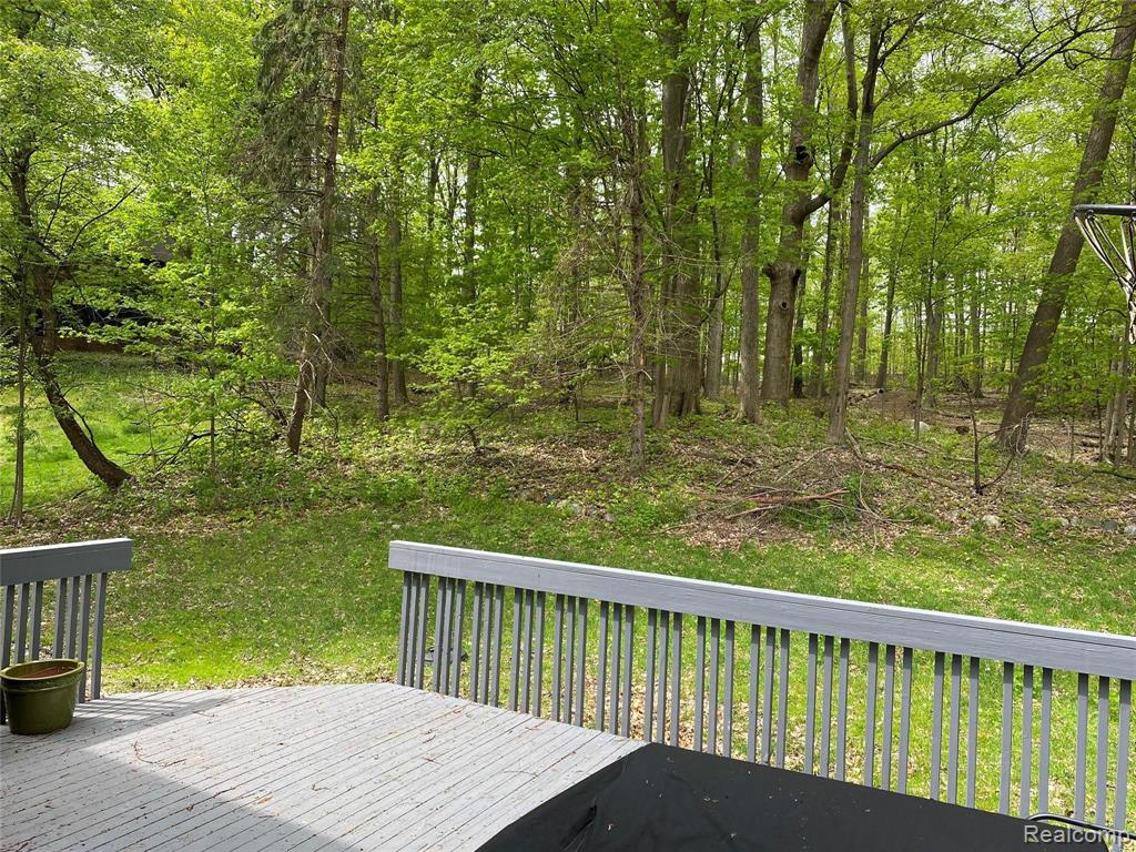 36798 Chesapeake Road Farmington Hills, MI 48335 - Photo 30 of 32