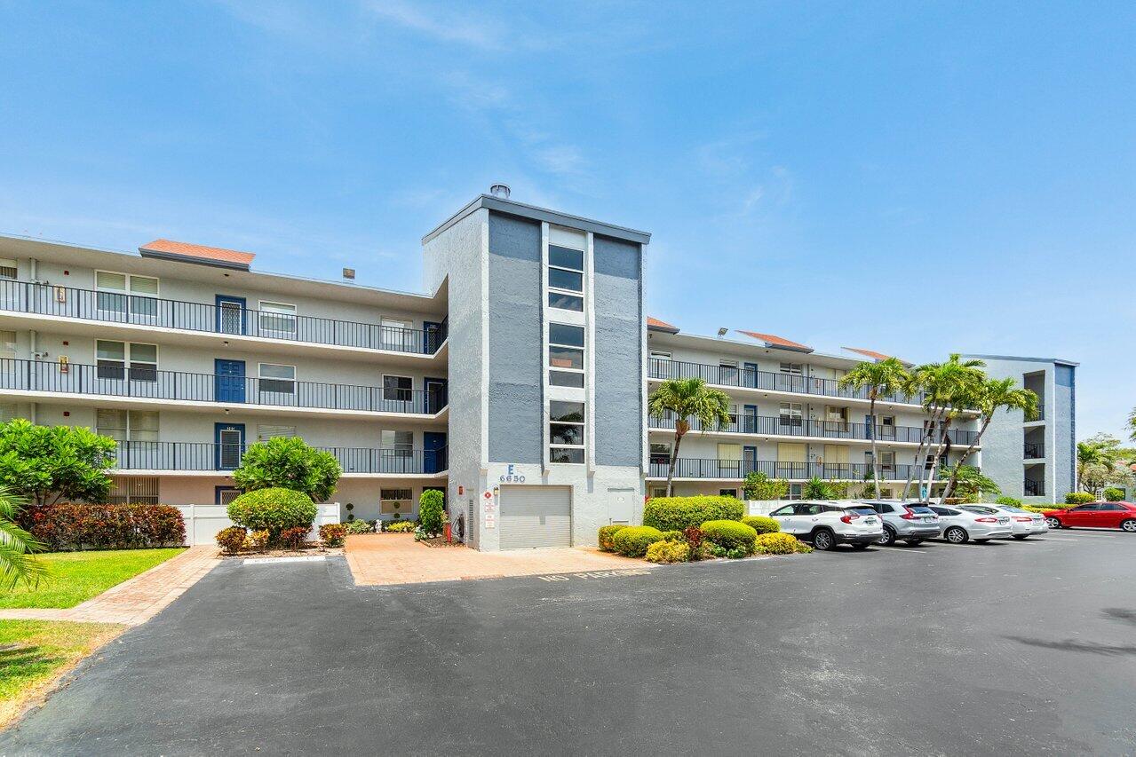 6650 South Oriole Blvd Unit 1040