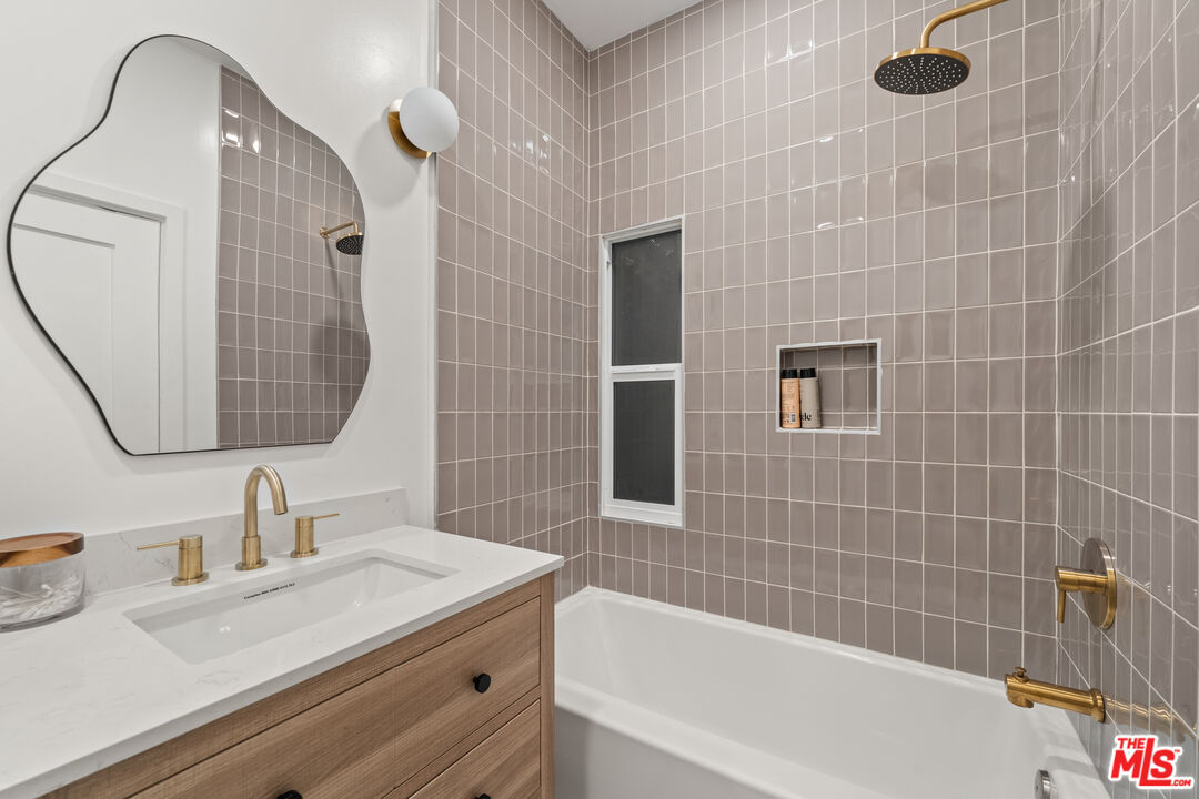 509 1/2 North Hobart Boulevard Los Angeles, CA 90004 - Photo 12 of 13