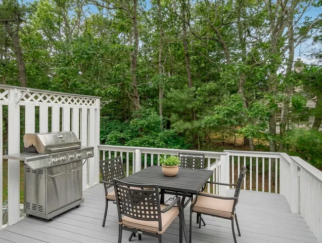 $535,000 | 10 Kettle Lane, Unit 10, Mashpee, MA 02649