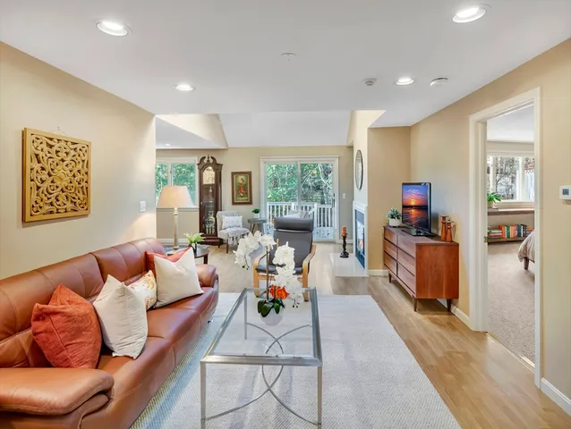 $535,000 | 10 Kettle Lane, Unit 10, Mashpee, MA 02649