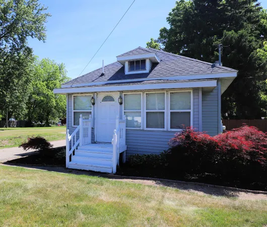 $114,900 | 401 South Main Street, Chesaning, MI 48616